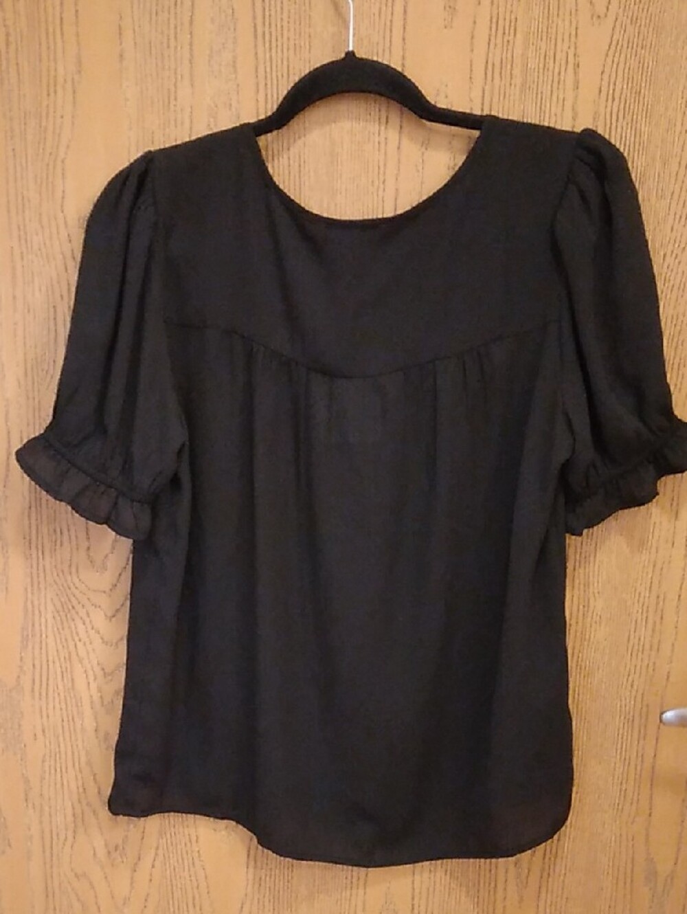 DR2 Women's Black Short-Sleeve V-Neck Blouse - Picture 3 of 5